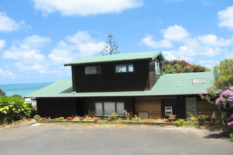 Photo of property in 44 Domain Crescent, Muriwai, Waimauku, 0881