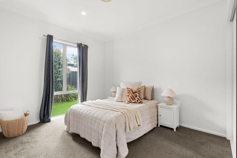 Photo of property in 14 Rockport Place, Parklands, Christchurch, 8083