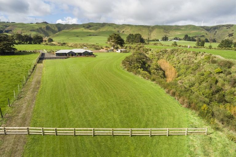 Photo of property in 52 Centre Road, Aokautere, Palmerston North, 4471