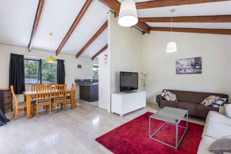 Photo of property in 21 Springtime Crescent, Stanmore Bay, Whangaparaoa, 0932