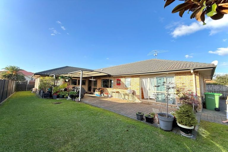 Photo of property in 40 Thornbury Crescent, East Tamaki Heights, Auckland, 2016