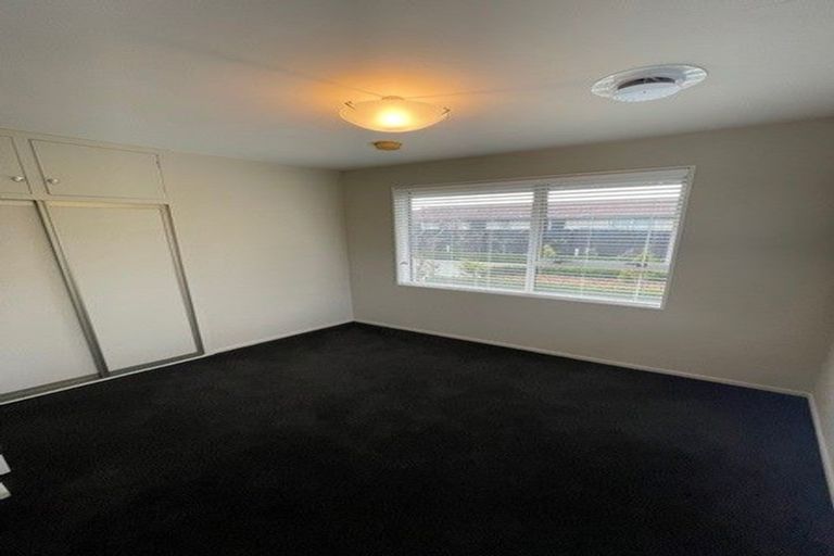Photo of property in 5 Valecrest Avenue, Parklands, Christchurch, 8083