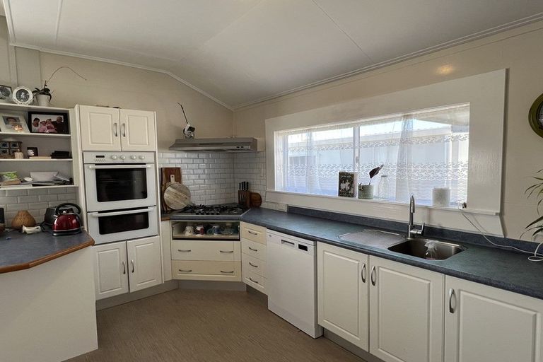 Photo of property in 13 High Street West, Waitara, 4320