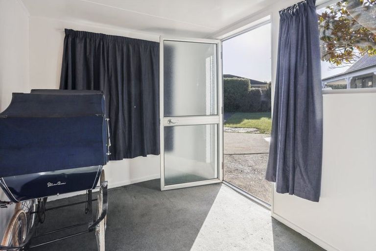 Photo of property in 10 Luxton Place, Rangiora, 7400
