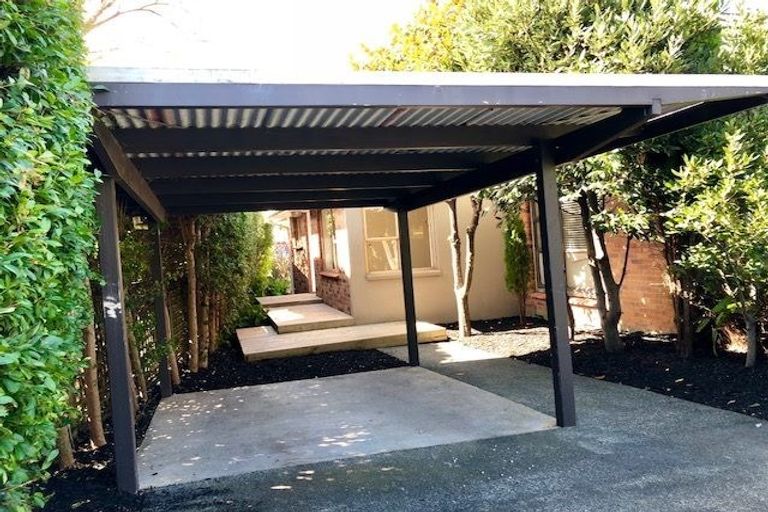 Photo of property in 2/32 Merani Street, Narrow Neck, Auckland, 0622