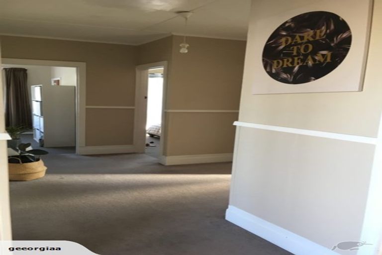 Photo of property in 4 Gordon Street, Glen Avon, New Plymouth, 4312