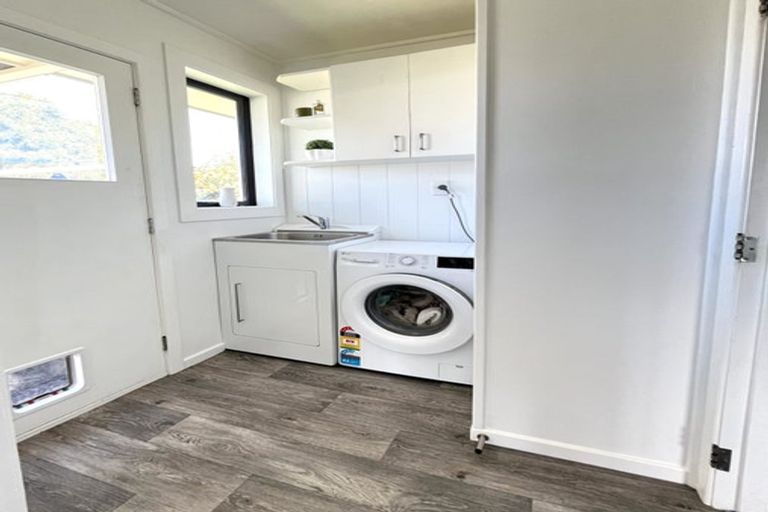 Photo of property in 66 Aloway Street, Wallacetown, 9816