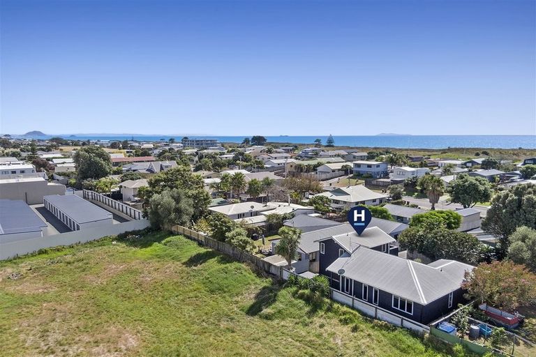 Photo of property in 42b Simpson Road, Papamoa Beach, Papamoa, 3118