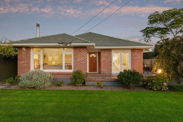 Photo of property in 224 Weston Road, St Albans, Christchurch, 8052