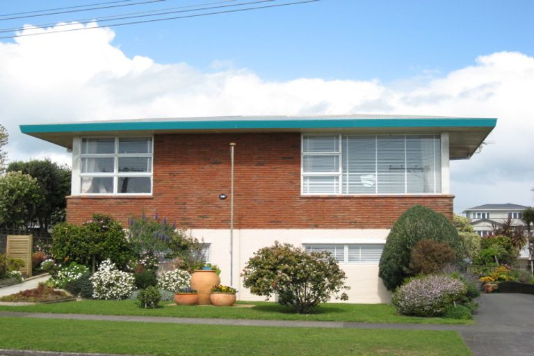 Photo of property in 34 Hamblyn Street, Strandon, New Plymouth, 4312