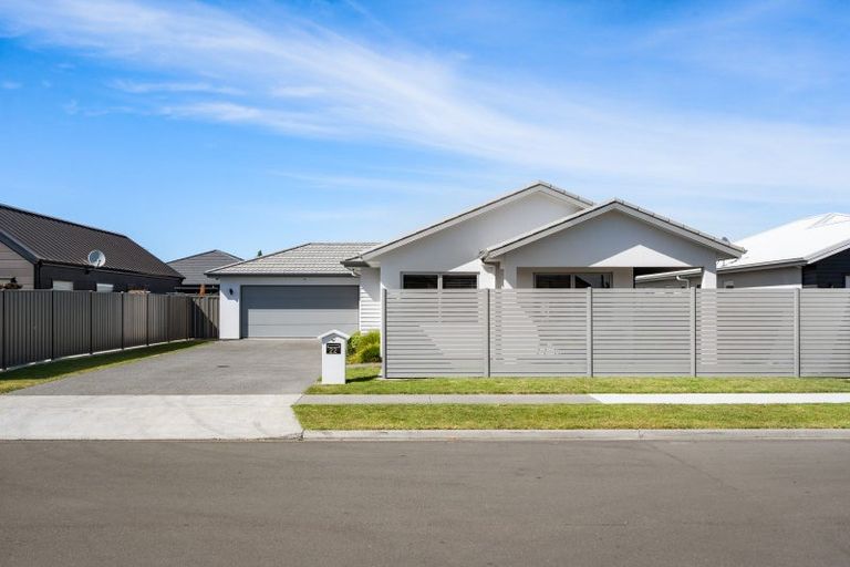 Photo of property in 22 Young Place, Taradale, Napier, 4112