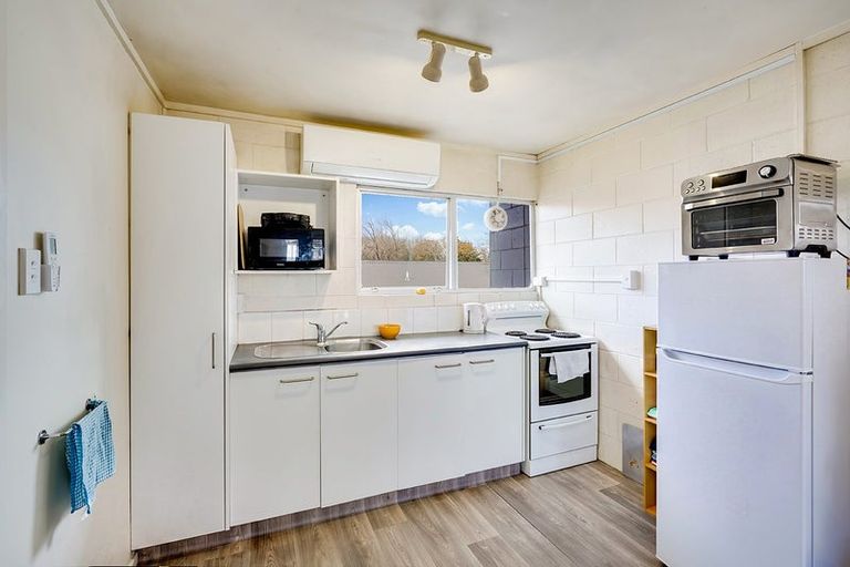 Photo of property in 9/3 Tralee Place, Hillcrest, Hamilton, 3216