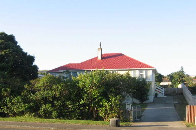 Photo of property in 41 Main Road, Titahi Bay, Porirua, 5022