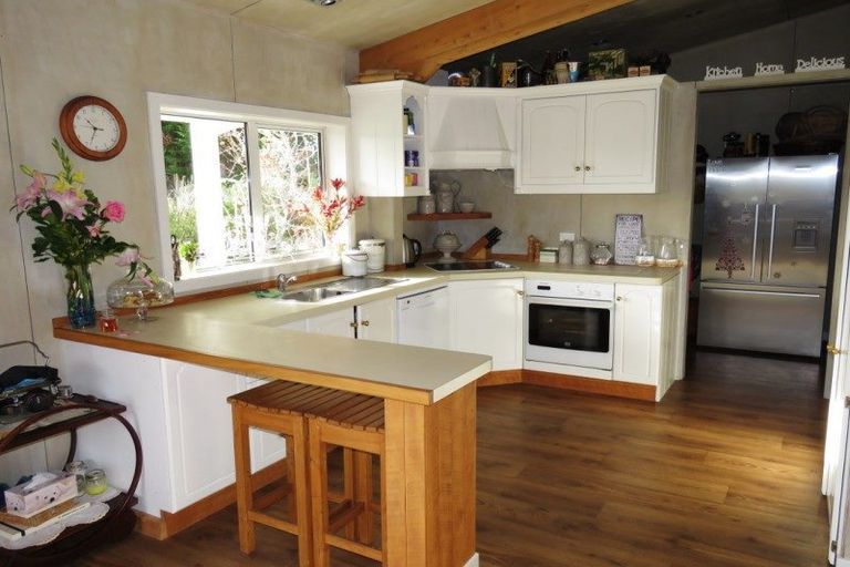 Photo of property in 240 Alma Road, Westport, 7892