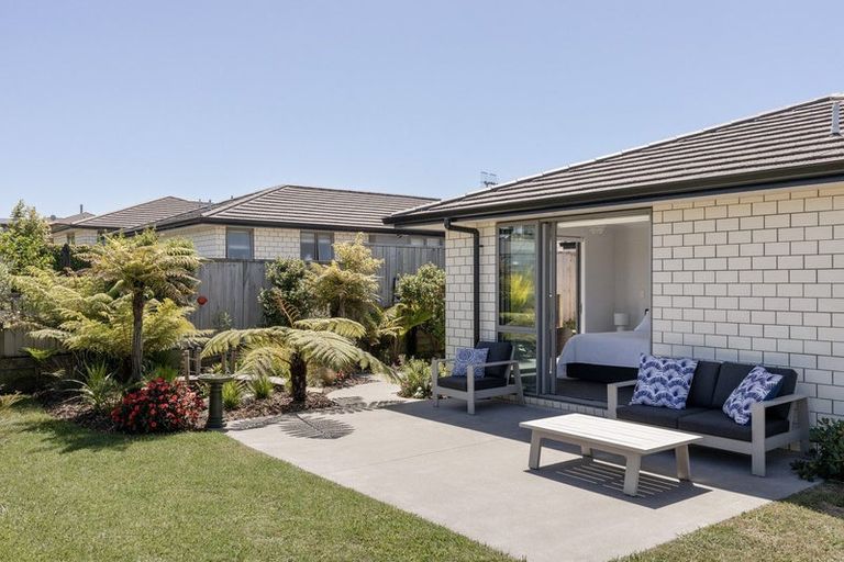 Photo of property in Waterview Estate, 11/4 Greystone Place, Omokoroa, 3114