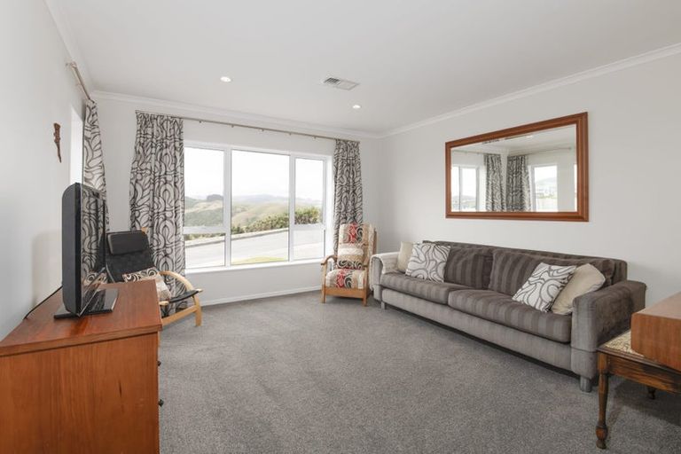 Photo of property in 17 Bickerton Rise, Churton Park, Wellington, 6037