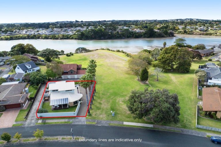 Photo of property in 37 Riverside Drive, Waiuku, 2123