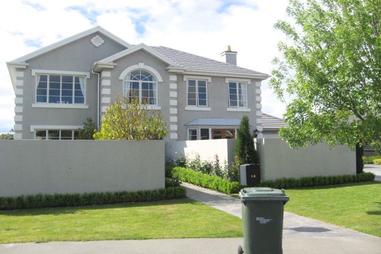 Photo of property in 14 Dinglebay Place, Casebrook, Christchurch, 8051