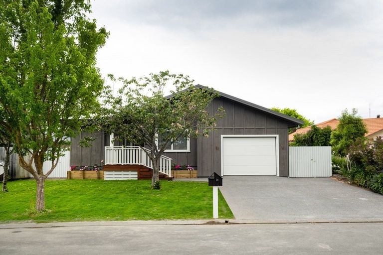 Photo of property in 24 Woodlands Drive, Havelock North, 4130