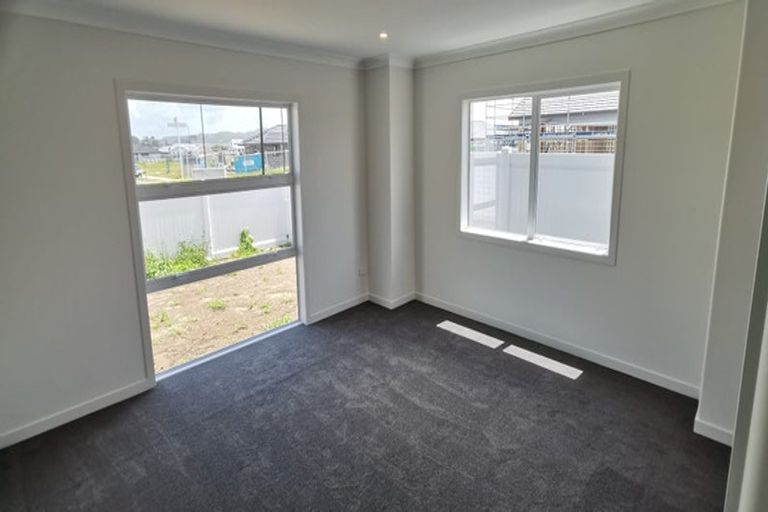 Photo of property in 41 Kaurinui Crescent, One Tree Point, 0118
