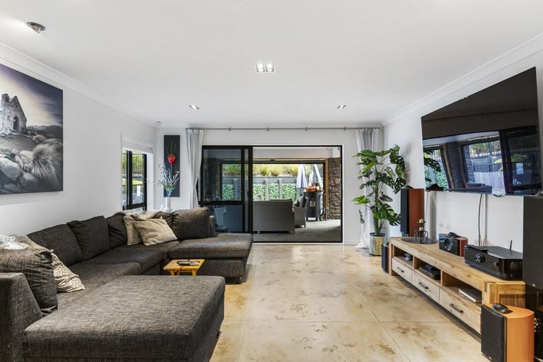 Photo of property in 14 Jenny Lane, Waiuku, 2123