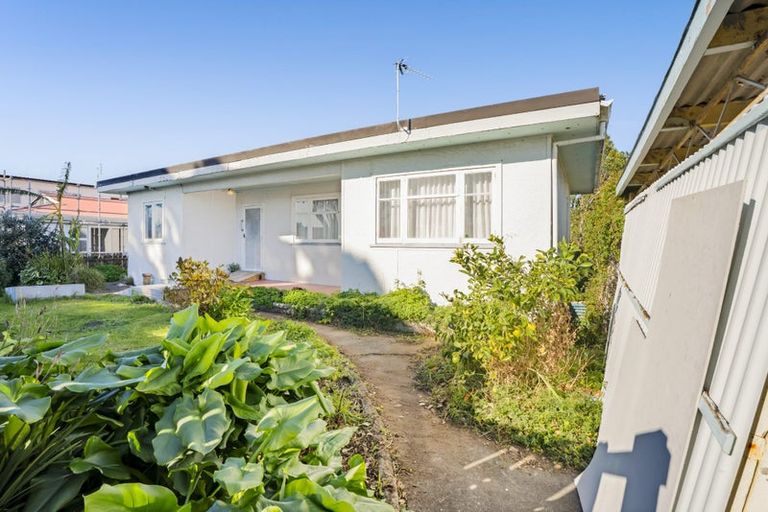 Photo of property in 359 Saint Aubyn Street, Moturoa, New Plymouth, 4310