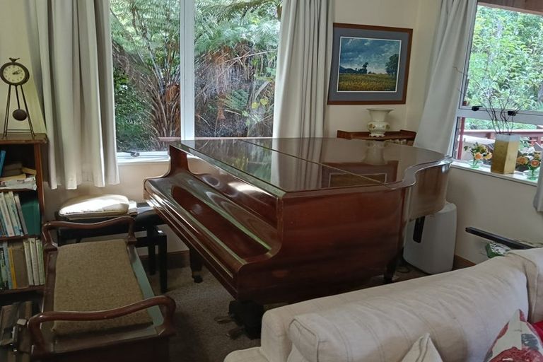 Photo of property in 16 Furneaux Grove, Whitby, Porirua, 5024