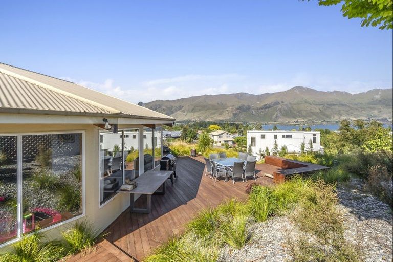 Photo of property in 9 Mulberry Lane, Wanaka, 9305