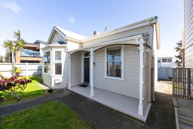 Photo of property in 653 Marine Parade, Napier South, Napier, 4110