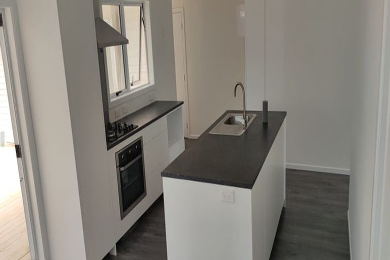 Photo of property in 3 Hurley Place, Kelston, Auckland, 0602