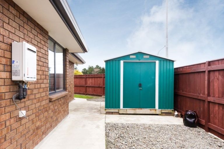 Photo of property in 4 Levi Place, Kelvin Grove, Palmerston North, 4414