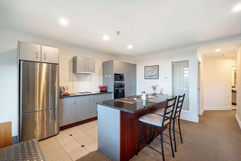 Photo of property in 2c/7-11 Bute Road, Browns Bay, Auckland, 0630