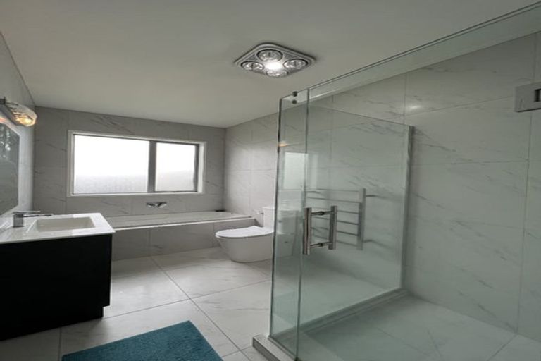 Photo of property in 587 Great South Road, Rosehill, Papakura, 2113