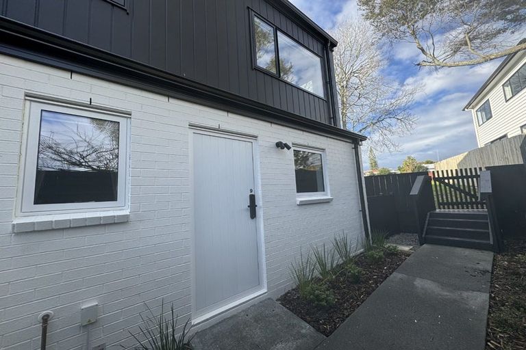 Photo of property in 9/5 Preston Avenue, Henderson, Auckland, 0610
