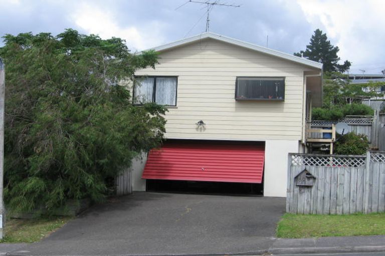Photo of property in 2/89 Trias Road, Totara Vale, Auckland, 0629
