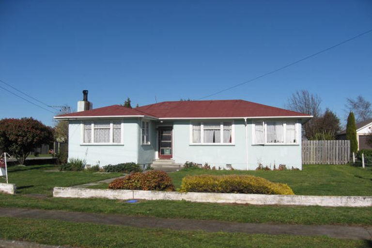 Photo of property in 18 Diamond Street, Carterton, 5713