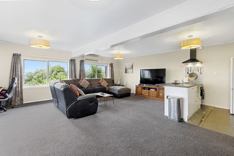 Photo of property in 51 Winston Street, Crofton Downs, Wellington, 6035