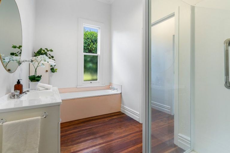 Photo of property in 1 Grahame Street, Devonport, Auckland, 0624