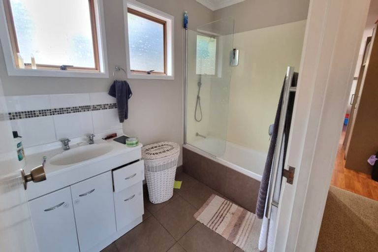 Photo of property in 1/1 Bishopgate Street, Birkdale, Auckland, 0626