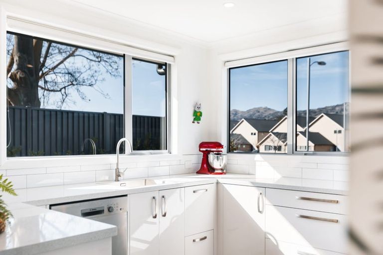 Photo of property in 20 Perriam Place, Mount Pisa, Cromwell, 9383