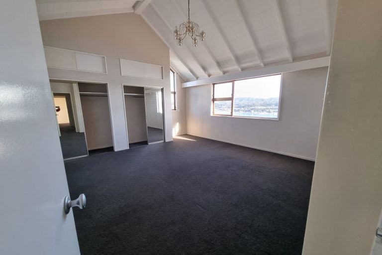 Photo of property in 27 Kaikoura Street, Maupuia, Wellington, 6022
