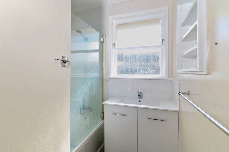 Photo of property in 2 Park Road, Western Heights, Rotorua, 3015