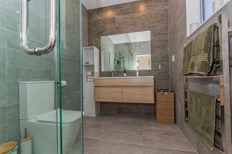 Photo of property in 5 Ropere Street, Kumeu, 0810