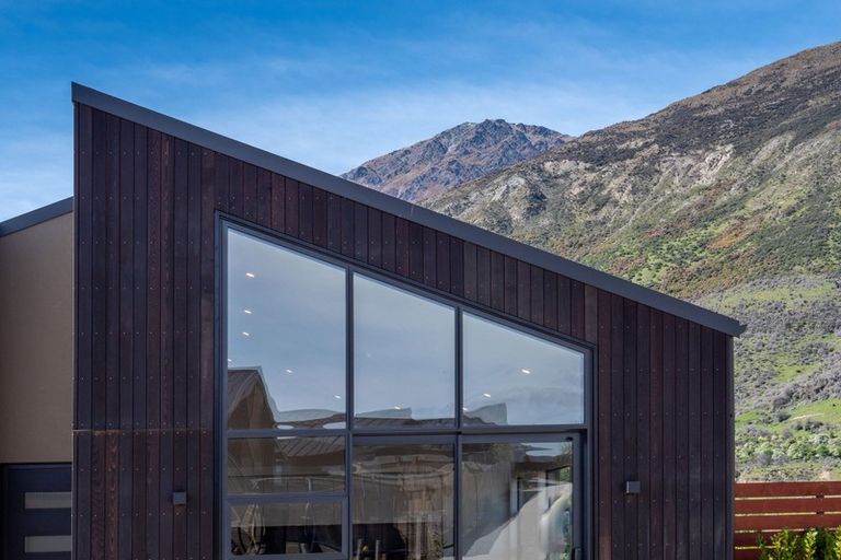 Photo of property in 35 Alps View Place, Lake Hayes, Queenstown, 9304
