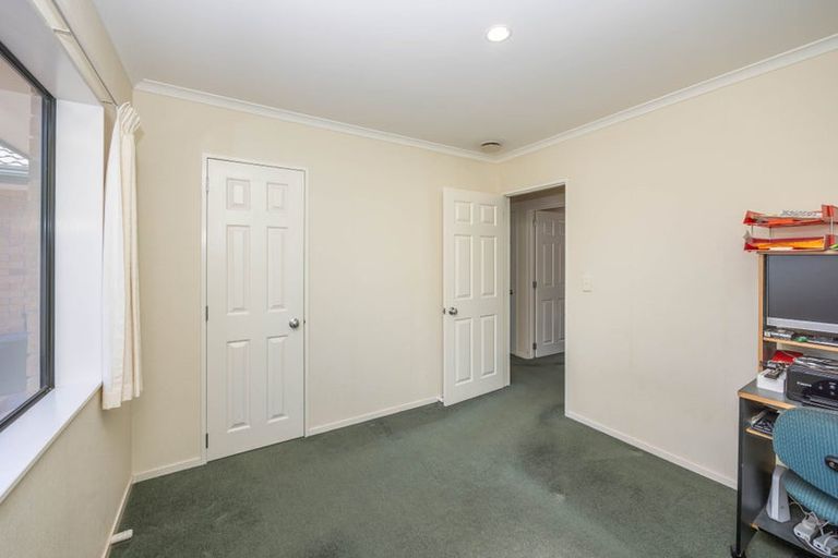 Photo of property in 5 Palm Grove Drive, Western Heights, Hamilton, 3200