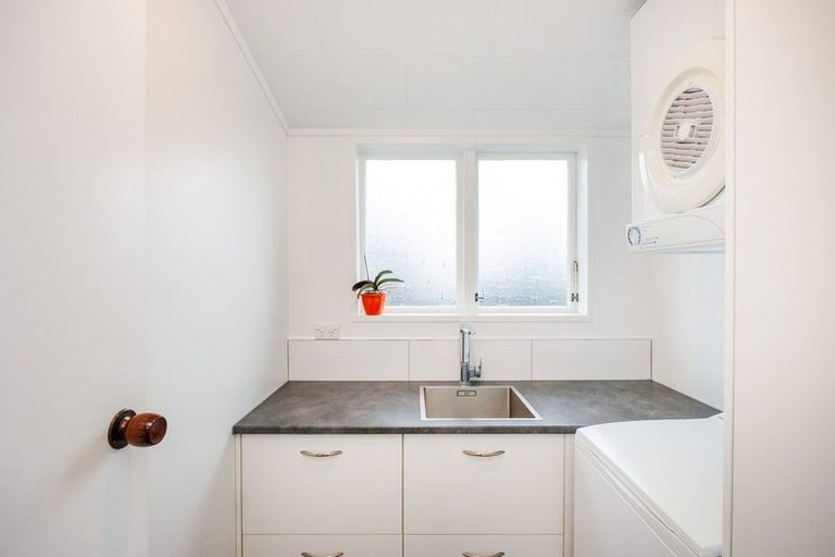 Photo of property in 644 Featherston Street, Roslyn, Palmerston North, 4414