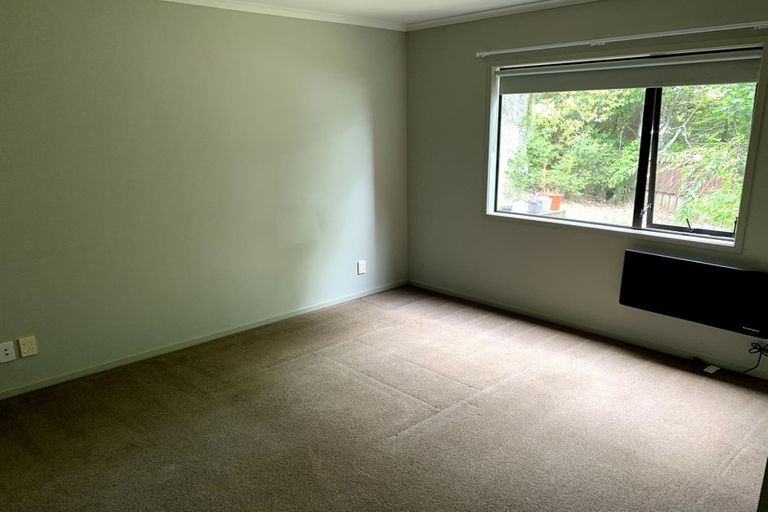 Photo of property in 2/17 Kennedy Avenue, Forrest Hill, Auckland, 0620
