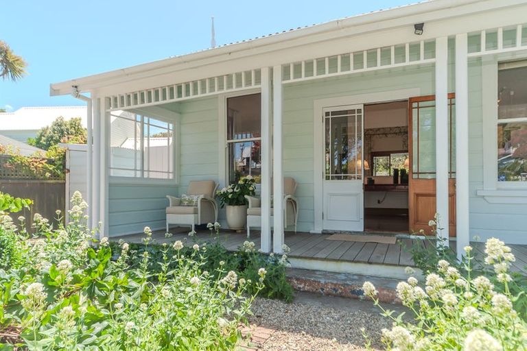 Photo of property in 1 Totara St Rona Bay, Eastbourne, Lower Hutt, 5013