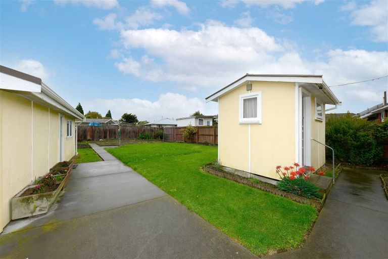 Photo of property in 20 Rowcliffe Crescent, Avonside, Christchurch, 8061