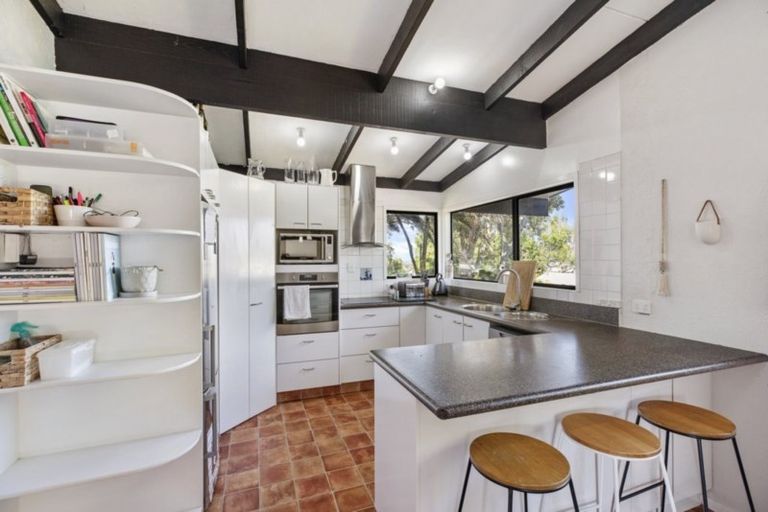 Photo of property in 54 Everglade Drive, Goodwood Heights, Auckland, 2105